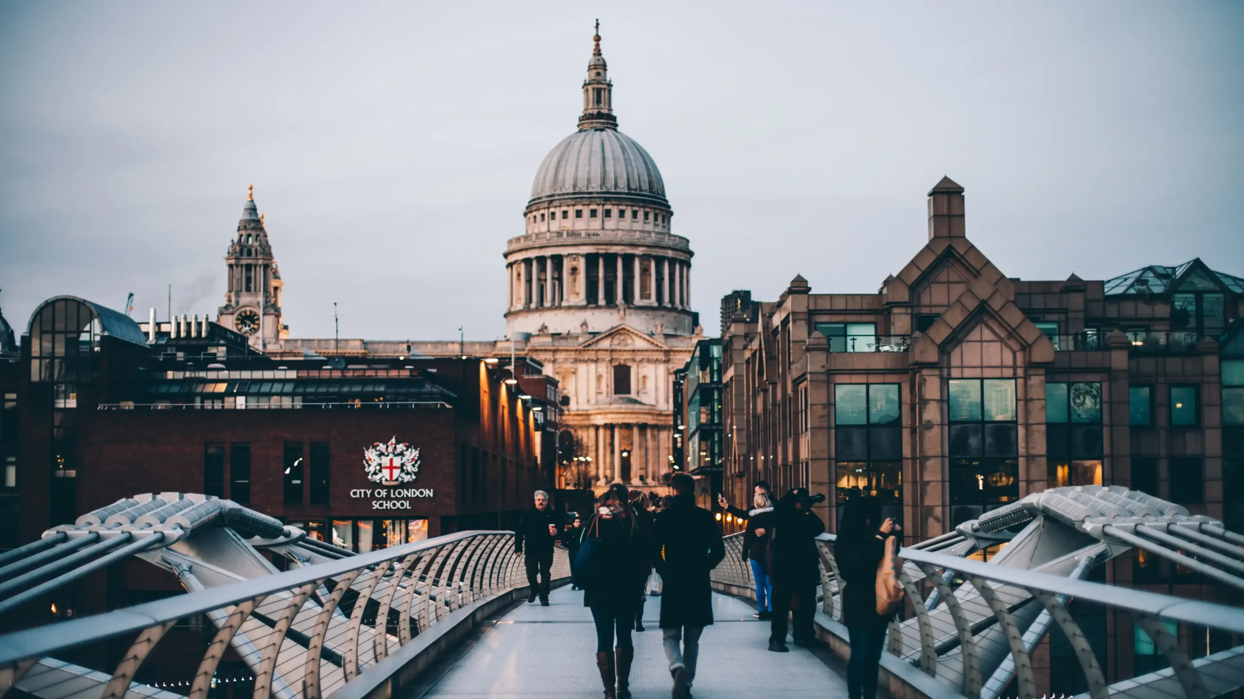 Photo by <a href="https://unsplash.com/@anthonydelanoix?utm_source=unsplash&utm_medium=referral&utm_content=creditCopyText">Anthony DELANOIX</a> on <a href="https://unsplash.com/s/photos/london?utm_source=unsplash&utm_medium=referral&utm_content=creditCopyText">Unsplash</a>
 